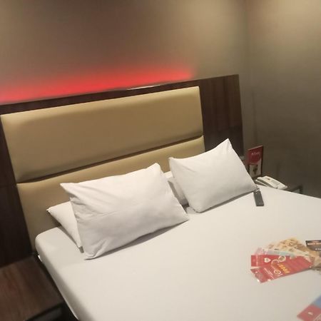 Hotel Sogo Pasay Wood Street Exterior foto