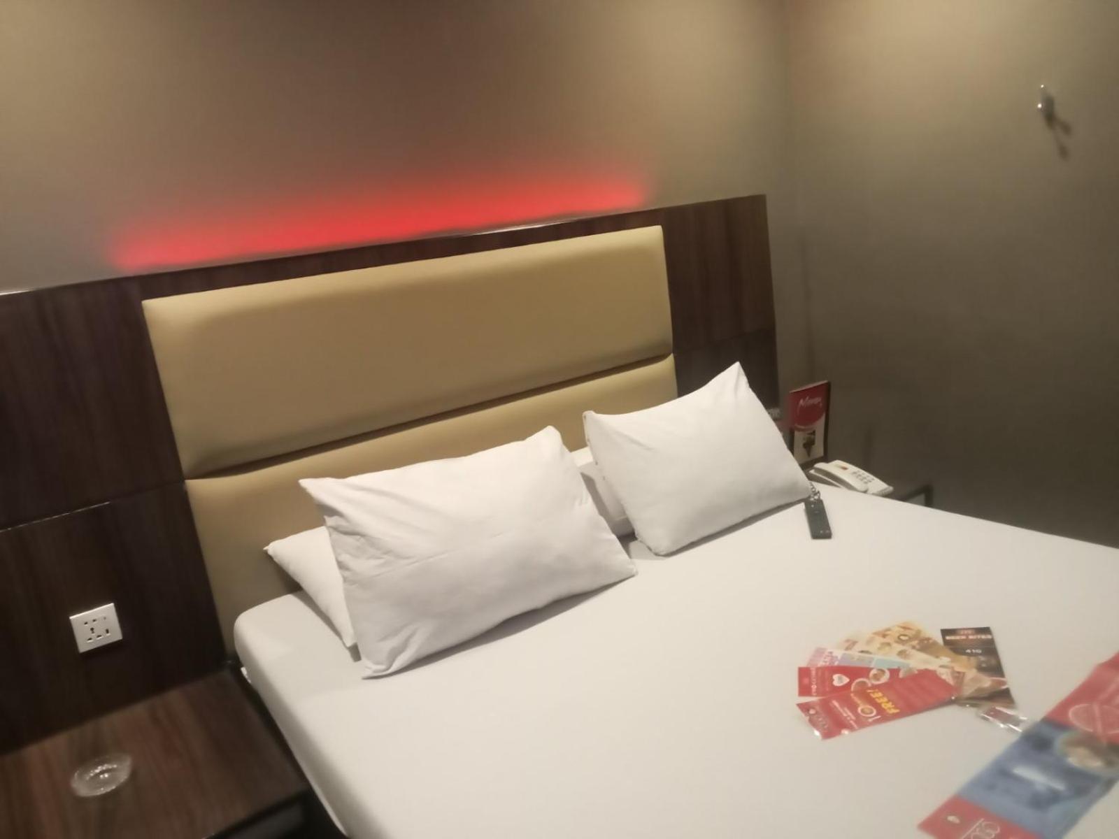 Hotel Sogo Pasay Wood Street Exterior foto